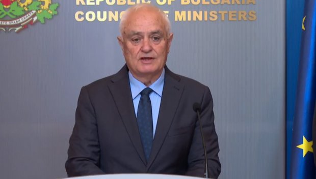 ИЗВЪНРЕДНО В ПИК TV! Военният министър Запрянов с първи думи след спешното съвещание при премиера за ситуацията в Близкия изток: Няма пряка заплаха за България (ВИДЕО)