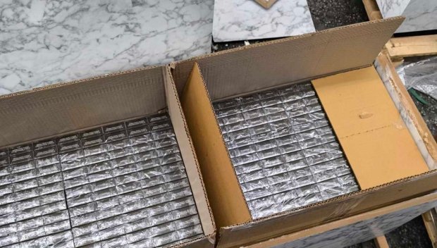 Иззеха контрабандни цигари и хранителни продукти на „Капитан Андреево“