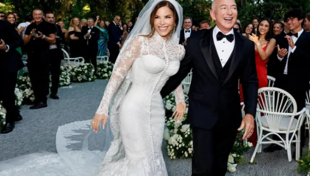 Безос се ожени на пищна церемония във Венеция