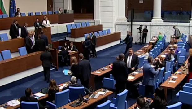 ПИК TV: Росен Желязков попари надеждите на ППДБ - няма да подава оставка (ОБНОВЕНА)