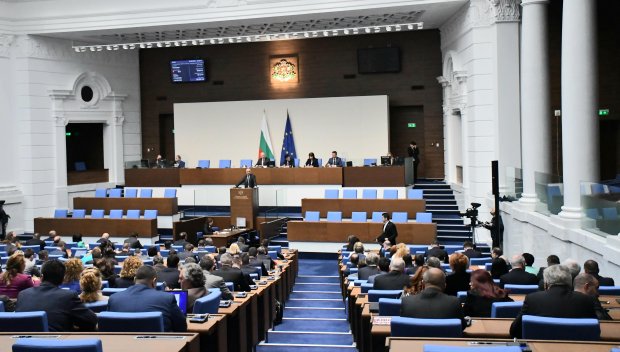 НА ПЪРВО ЧЕТЕНЕ: Депутатите приеха проектобюджета на ДОО