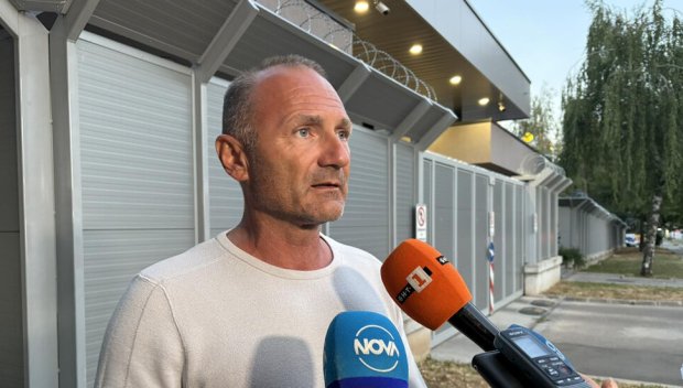 Росен Христов след 6 часа разпит - мълчи за огромната сума, намерена в апартамента му, усуква за Боташ