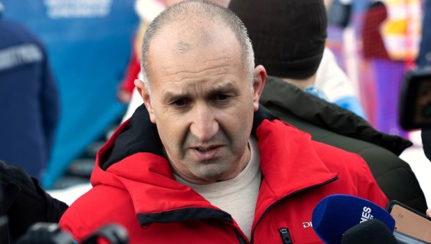 ХИТ В МРЕЖАТА: Предлагат край на доживотните кинти на Радев, ако напусне поста си предсрочно