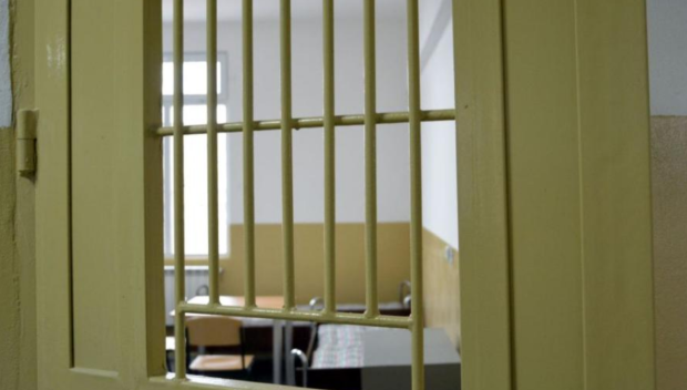 Двама рецидивисти влизат в затвора заради кражба на сребърни бижута