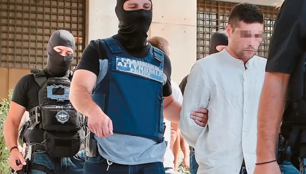 Българинът, участвал в убийството на преподавател от Бъркли в Атина, застава пред съда