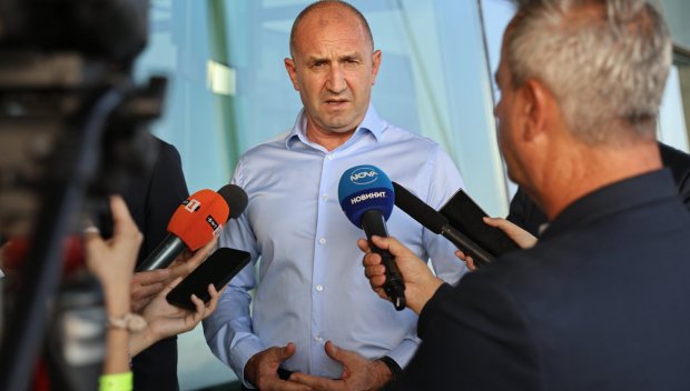 ТОВА ВЕЧЕ ПРЕЛЯ ЧАШАТА: Кога е искрен Радев - когато обвинява кабинета в безхаберие, че не купува техника срещу пожарите, или когато критикува депутатите, че искат скъпи противопожарни самолети (ФАКСИМИЛЕТА/ВИДЕО)