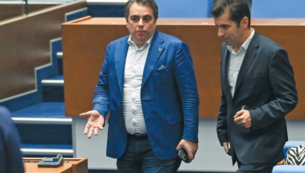 НОВА ДРАМА В ПРОМЯНАТА: Парите на София разделят Кирил Петков и Асен Василев