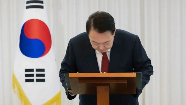 Осъдиха на 5 г. затвор бившия южнокорейски президент Юн Сук-йол