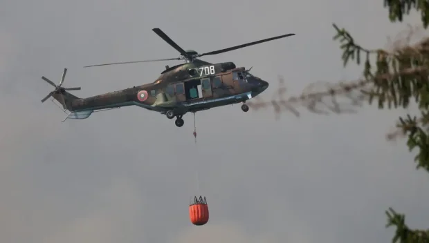 Хеликоптер Кугър се включи в гасенето на пожара край Лисово, в Свиленград обявиха частично бедствено положение