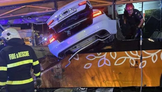 ТЕЖКА ИНТЕРВЕНЦИЯ: В Пирогов оперираха 18-годишно момиче, пострадало при катастрофата с камикадзето Виктор