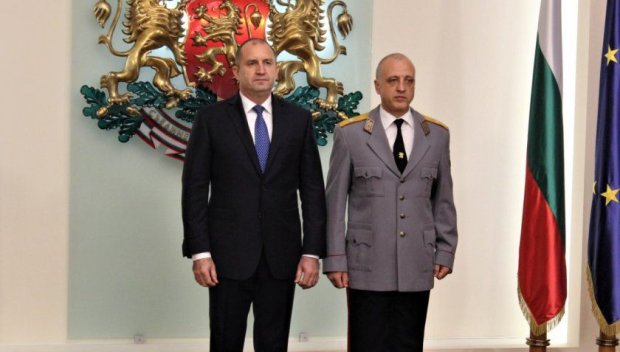 ИЗВЪНРЕДНО В ПИК! СМС до шефа на НСО: Уместно ли е Десислава Радева да се вози в чисто ново BMW за 400 бона