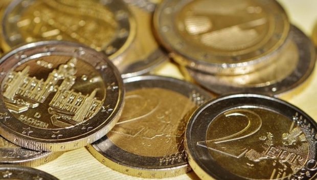 Еврото влиза в клас: Как се подготвят учениците за новата валута