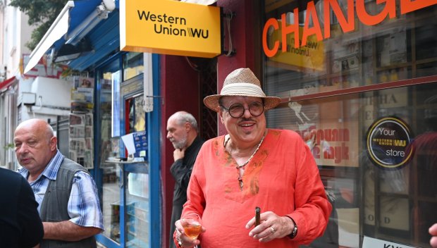 ПО СПЕШНОСТ: Приеха Агент Тенев в болница