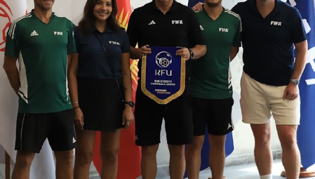 Ето къде Христо Стоичков откри футболна академия