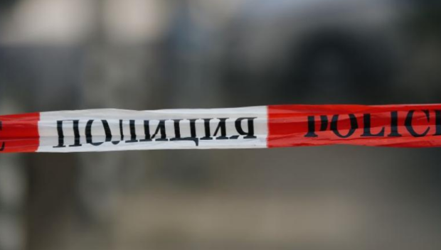 ЖЕСТОКО УБИЙСТВО: Мъж закла жена си в дупнишко село