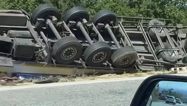 В ОТСЕЧКАТА НА СМЪРТТА: Нова катастрофа по пътя Телиш - Радомирци (СНИМКИ)