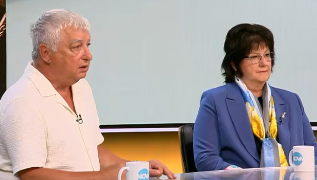 Експерти заковаха адвоката на учителя педофил