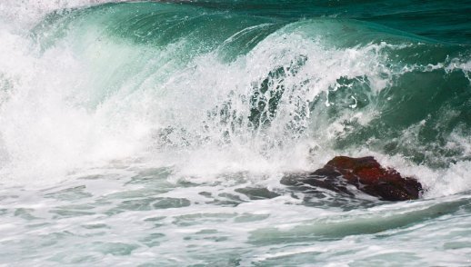 ПРЕДУПРЕЖДЕНИЕ! Жълт код за морско вълнение до 4 бала в Бургас - вълните може да стигнат 2,5 метра