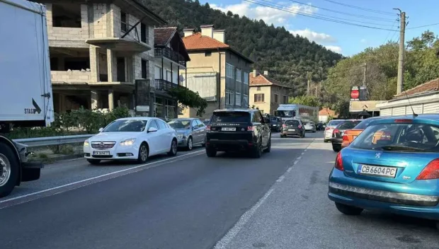 Катастрофа в Кресна блокира пътя от и за Гърция