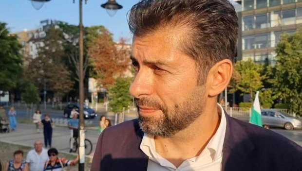 МРЕЖАТА ГЪРМИ: Скъсаха от подигравки Кики Петков. Кой е този Котсев?! Гражданинът Кирил явно е объркал кристалите...