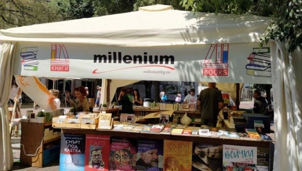 ПИК TV! Ето кои са хитовете на Алея на книгата в София! (ВИДЕО)