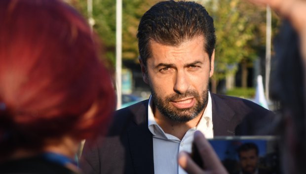 СУПЕР ИНТРИГА В ПИК: Подготвят завръщането на Кирил Петков в парламента