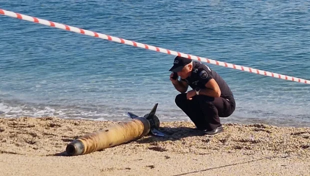 Ракета от фронта се оказа на дъното на наш плаж