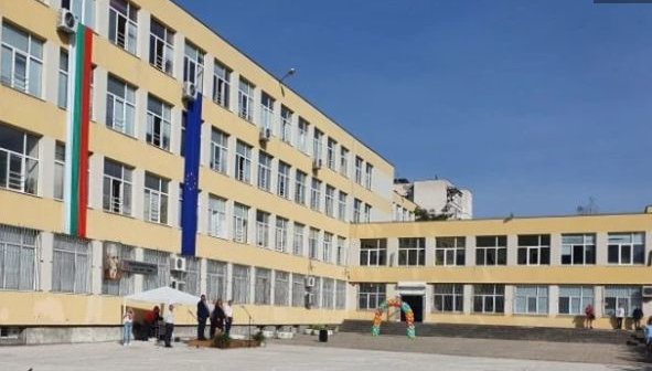 Работата по две нови училища в Пловдив не спира