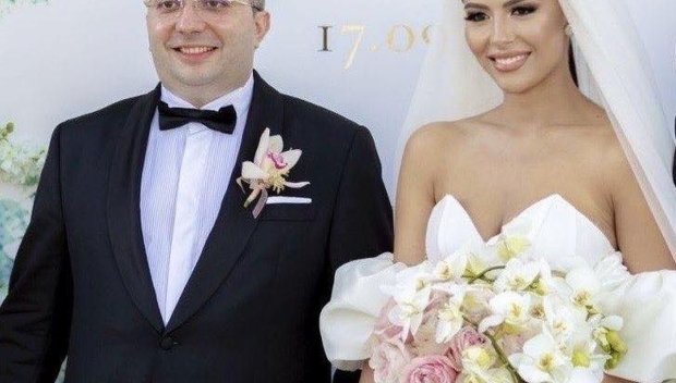 ГОРЕЩО В ПИК: Острие на ГЕРБ поля дървена сватба (СНИМКИ)