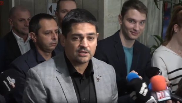 Мрежата взе за мезе бате Руди след поредния запис: Тутакси трябва да бъде назначен за шеф на ДАТО. Има повече записи от Вирджиния Рекърдс