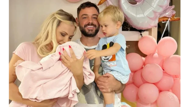 Камелия стана майка на 54 за втори път (СНИМКА)