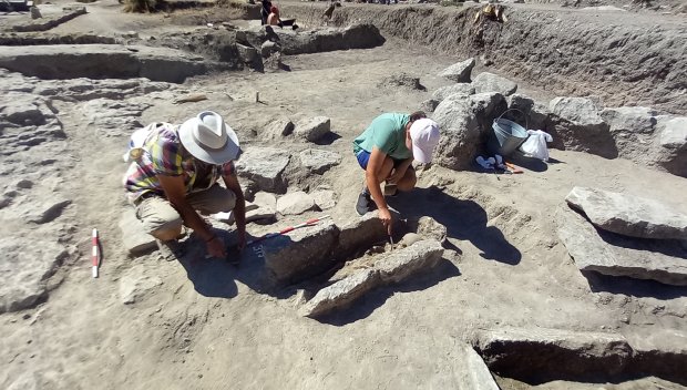 СЕНЗАЦИЯ НА ПЕРПЕРИКОН: Намерен ли е гроб на мъченик за Христа от V-VI ВЕК? (СНИМКИ)