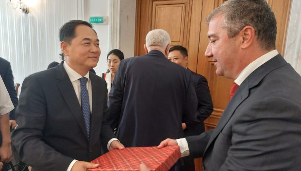 БСП-ОБЕДИНЕНА ЛЕВИЦА се срещна с делегацията на Националната асоциация за приятелство на чужди страни на Китай (СНИМКИ)