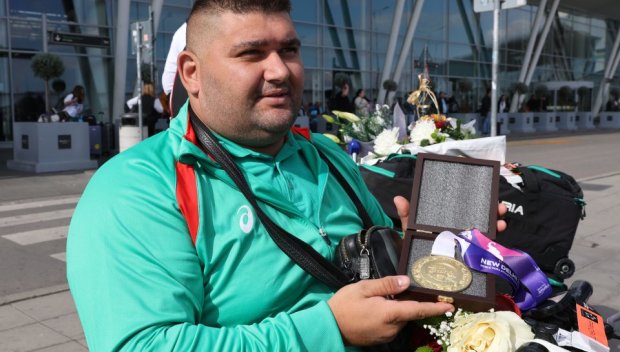 ГОРЕЩО В ПИК TV! Легендата Ружди Ружди с първи думи след шестата световна титла: Спортът ме спаси! Сред първите, които ме поздравиха, бяха Стефка Костадинова и Делян Пеевски (ВИДЕО)