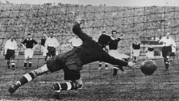 ФИФА: Без добавка, ако вратарят спаси дузпата