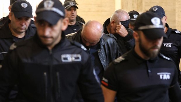 Доведоха в съда служителите на ДАИ, взели подкуп от шофьорите на Роби Уилямс