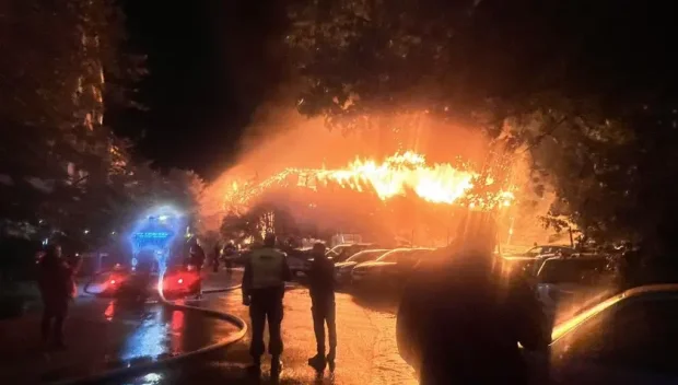 Евакуираха жилищна сграда в Бургас заради пожар