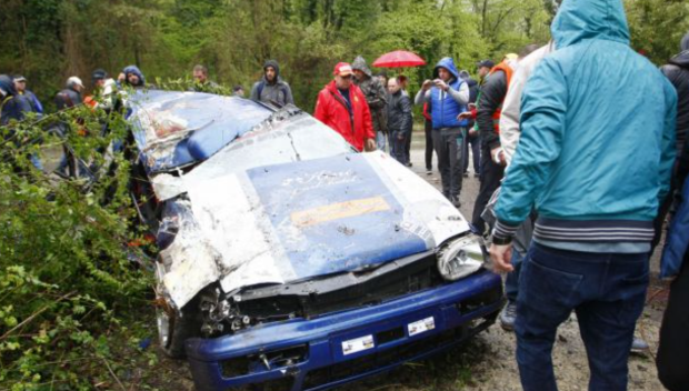 ТРАГЕДИЯ ВЪВ ВАРНА! Рали автомобил излетя в публиката, има загинал и ранени