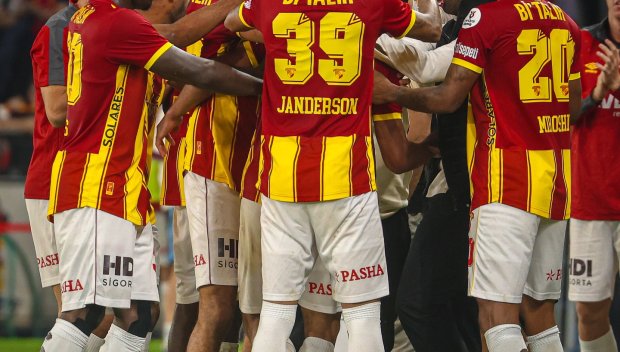 Мъри Стоилов дърпа уши в Гьозтепе