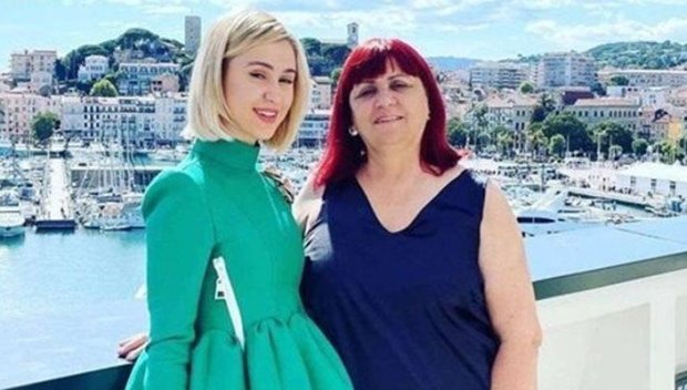 Мария Бакалова спасява майка си от потопа в Бургас