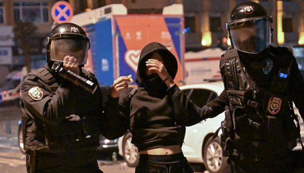 Тестваха известни личности за наркотици при полицейска акция в Истанбул