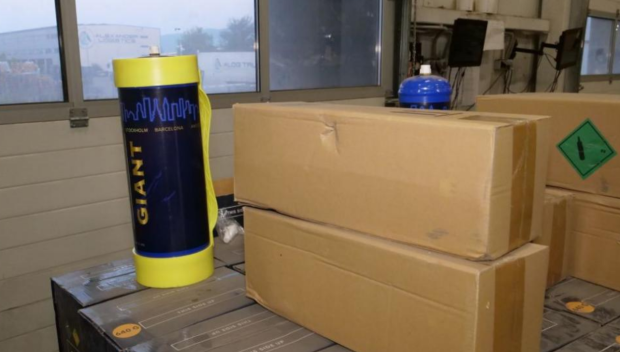 Задържаха 918 флакона с райски газ и близо четири тона с фреон в София