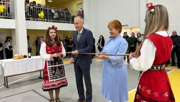 23 училища започват годината с нови физкултурни салони, още 130 са в процес на изграждане