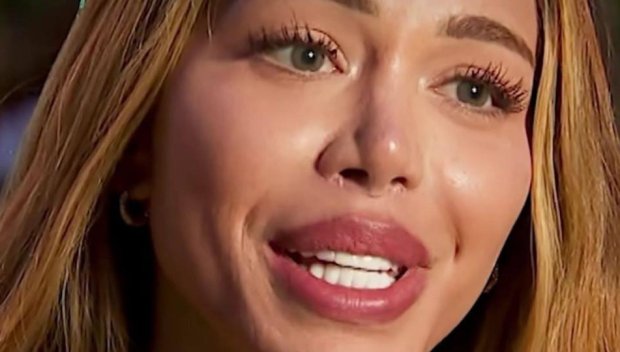 Какво има в носа на Анна-Шермин?