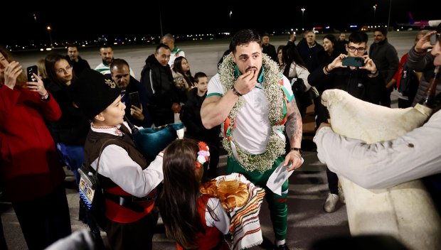 Катар предлага купища пари на Насар