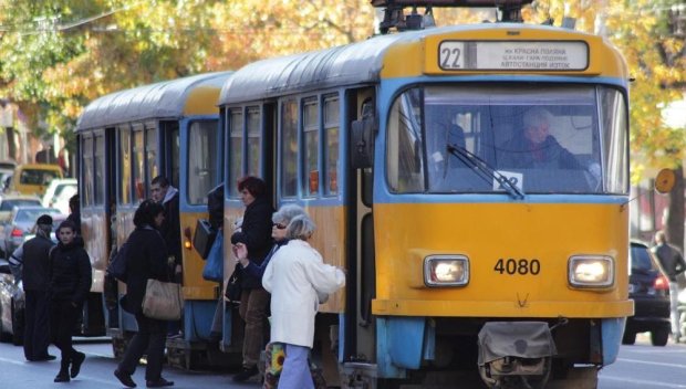 Утре възстановяват частично движението на трамваите до Люлин