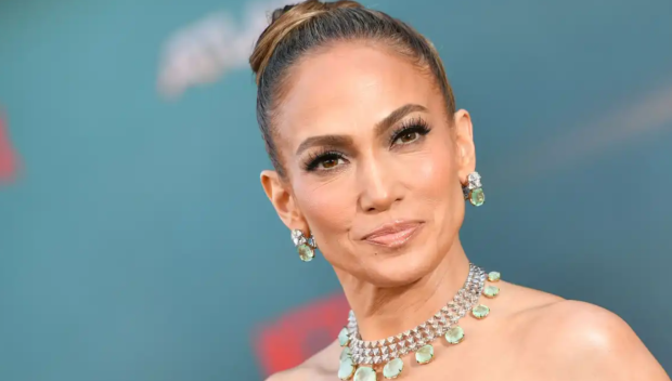 Дженифър Лопес прибра 2 милиона долара от сватба