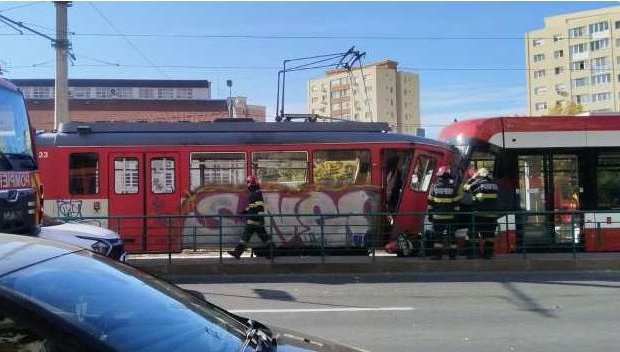 Трамвай тръгна сам в Румъния, шестима пътници са в болница