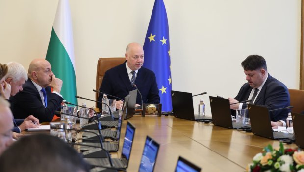 Правителството решава окончателно за коледните добавки за пенсионерите