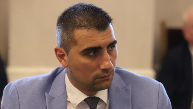 Кметът на Пазарджик отстрани заместничката си Таня Колчакова